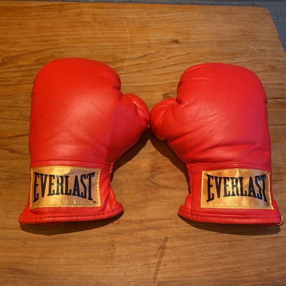 Everlast Boxing gloves for a costume - Picture 2 of 5